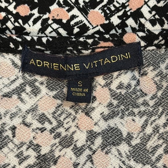 Adrienne Vittadini Women’s Small Keyhole Neckline Ruched Short Sleeve Blouse - Picture 5 of 8